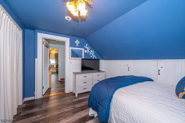 9 Orchard St, Clifton City, NJ 07013