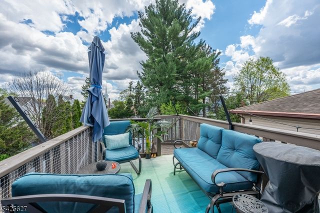 9 Orchard St, Clifton City, NJ 07013