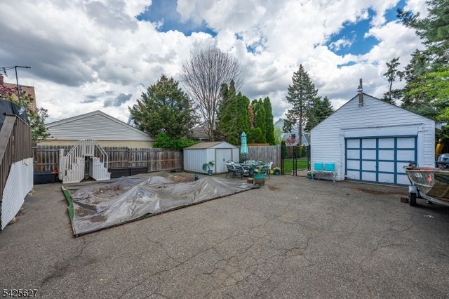 9 Orchard St, Clifton City, NJ 07013