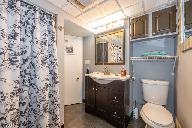 9 Orchard St, Clifton City, NJ 07013