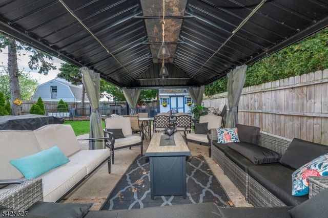 9 Orchard St, Clifton City, NJ 07013