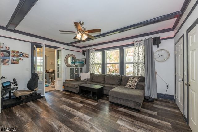 9 Orchard St, Clifton City, NJ 07013