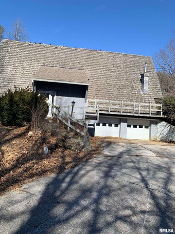 14 NE HILLCREST Drive, Bushnell, IL 61422