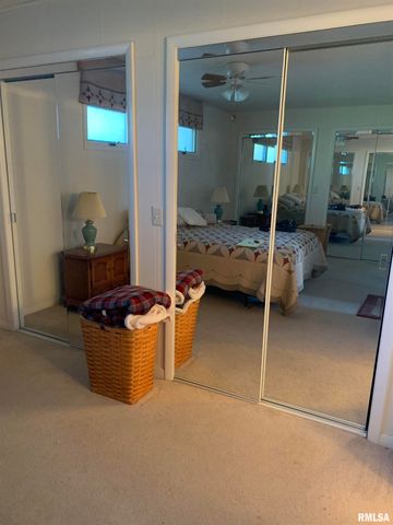 14 NE HILLCREST Drive, Bushnell, IL 61422