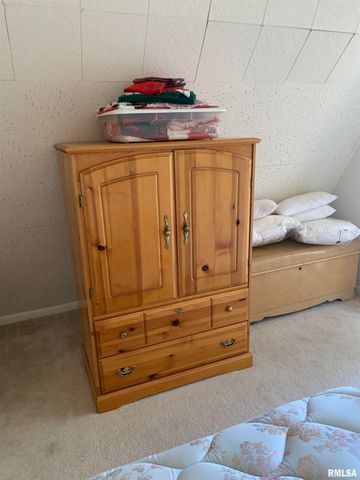 14 NE HILLCREST Drive, Bushnell, IL 61422