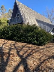 14 NE HILLCREST Drive, Bushnell, IL 61422