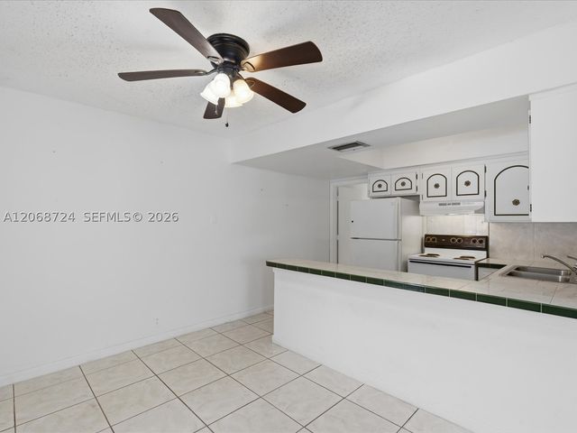 4815 SW 65th Way, Davie, FL 33314