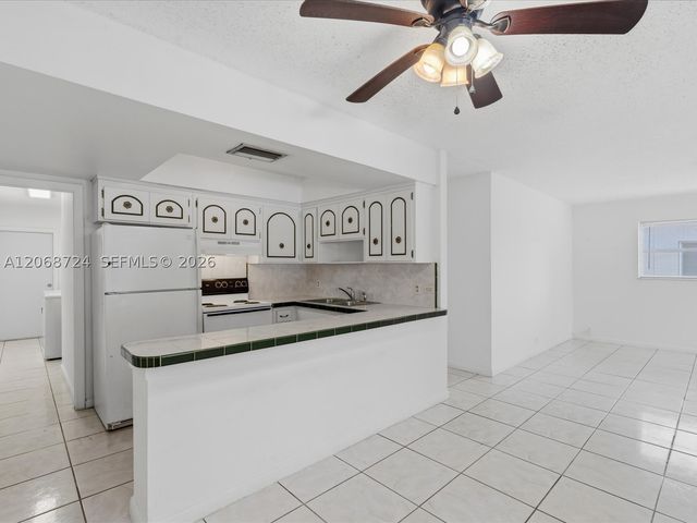 4815 SW 65th Way, Davie, FL 33314