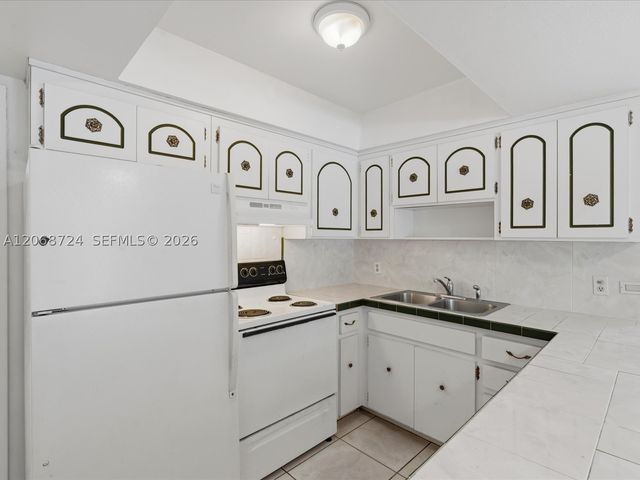 4815 SW 65th Way, Davie, FL 33314