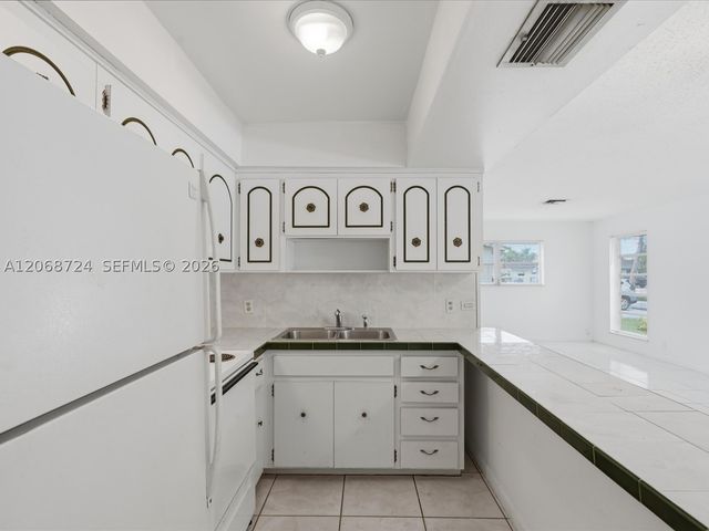 4815 SW 65th Way, Davie, FL 33314