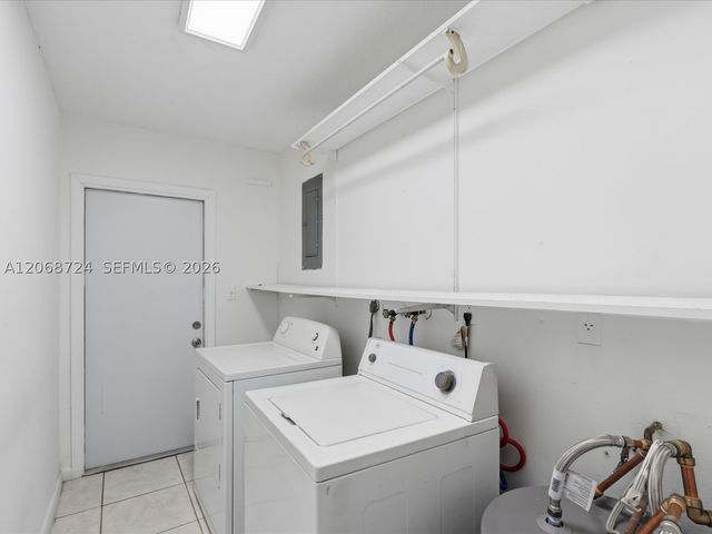4815 SW 65th Way, Davie, FL 33314