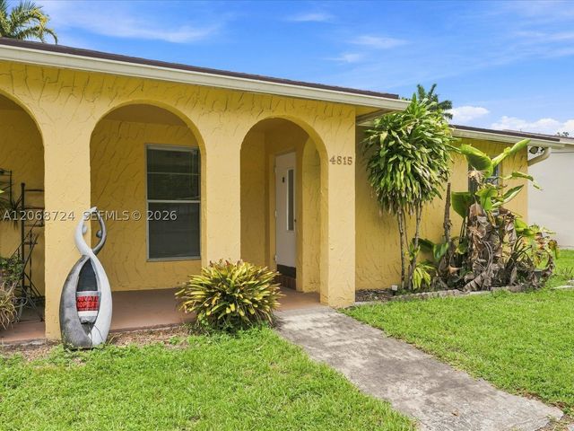 4815 SW 65th Way, Davie, FL 33314