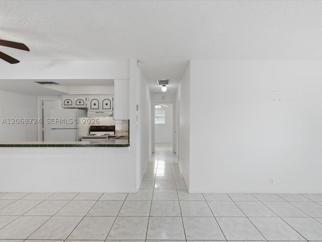 4815 SW 65th Way, Davie, FL 33314