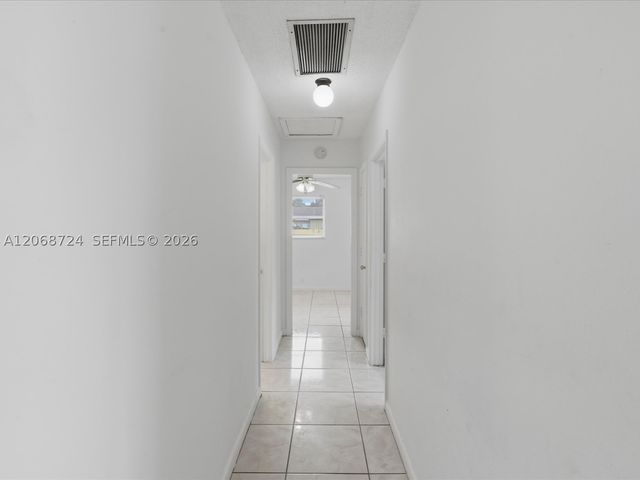 4815 SW 65th Way, Davie, FL 33314