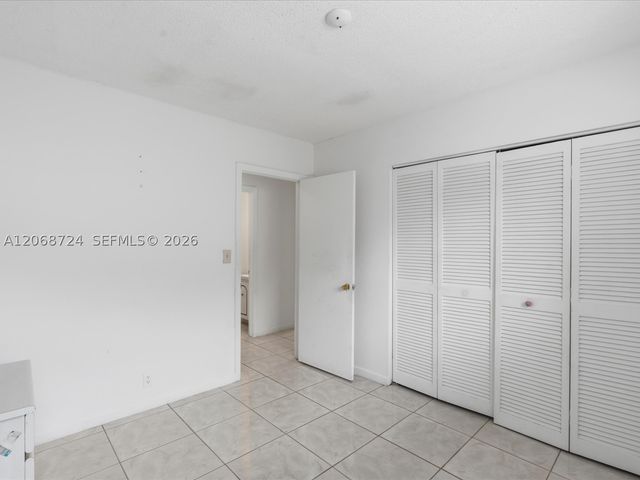 4815 SW 65th Way, Davie, FL 33314