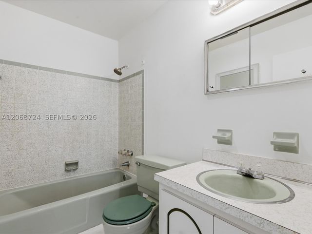 4815 SW 65th Way, Davie, FL 33314