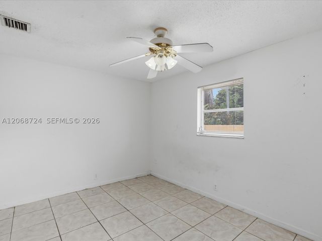 4815 SW 65th Way, Davie, FL 33314