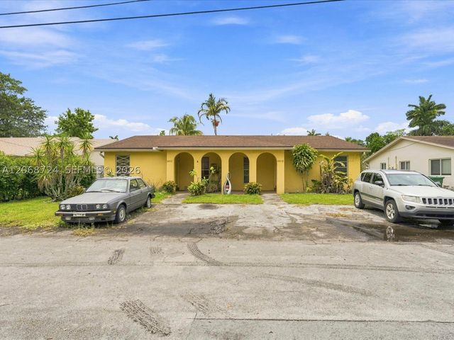 4815 SW 65th Way, Davie, FL 33314