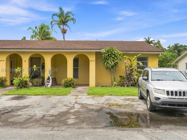 4815 SW 65th Way, Davie, FL 33314