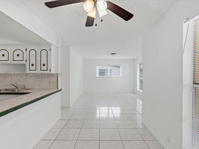 4815 SW 65th Way, Davie, FL 33314