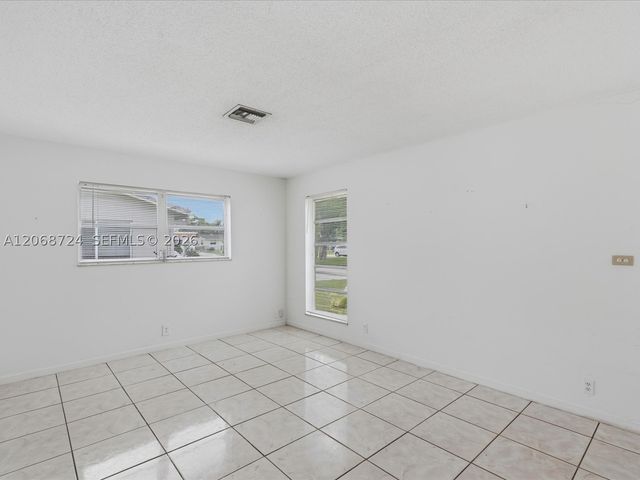 4815 SW 65th Way, Davie, FL 33314