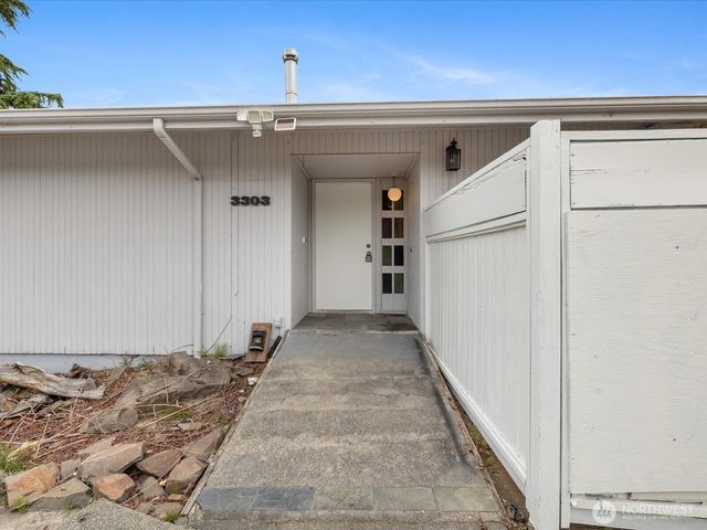 3303 Wave Drive, Everett, WA 98203