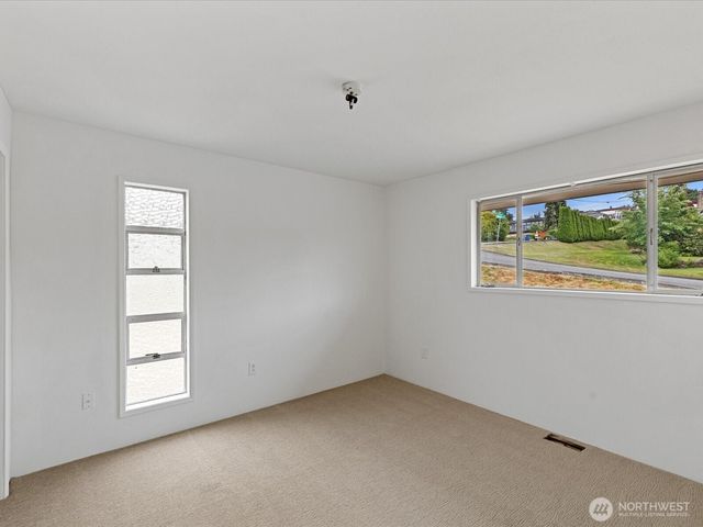 3303 Wave Drive, Everett, WA 98203