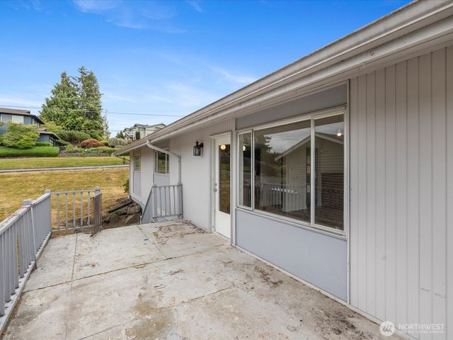 3303 Wave Drive, Everett, WA 98203