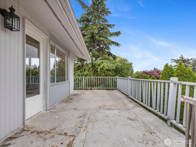 3303 Wave Drive, Everett, WA 98203