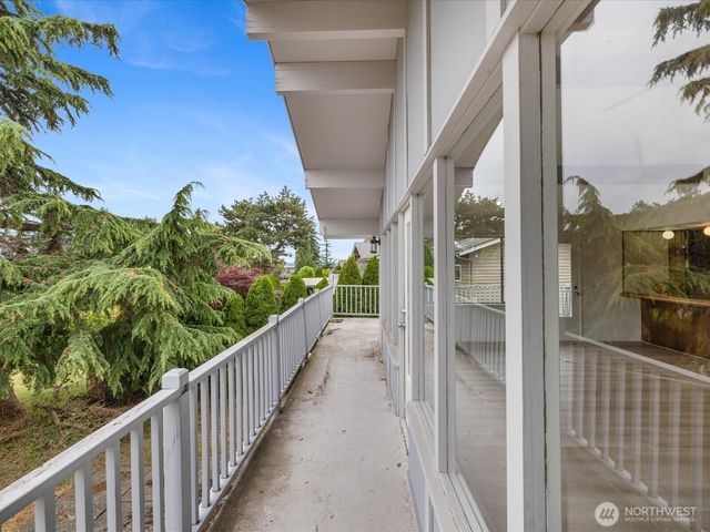 3303 Wave Drive, Everett, WA 98203
