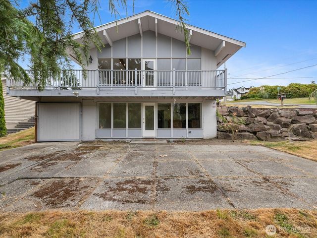 3303 Wave Drive, Everett, WA 98203