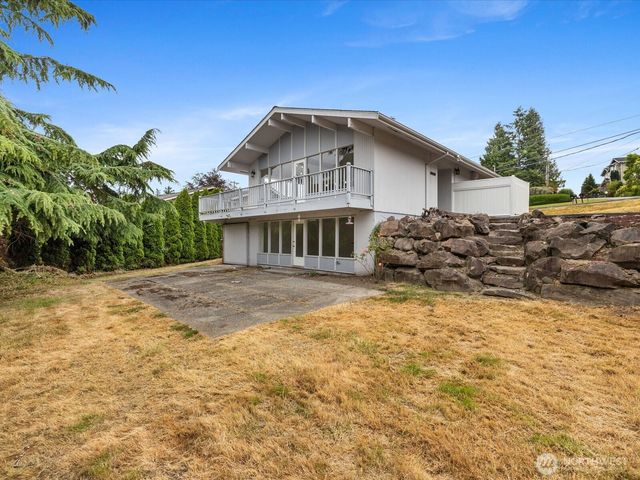 3303 Wave Drive, Everett, WA 98203