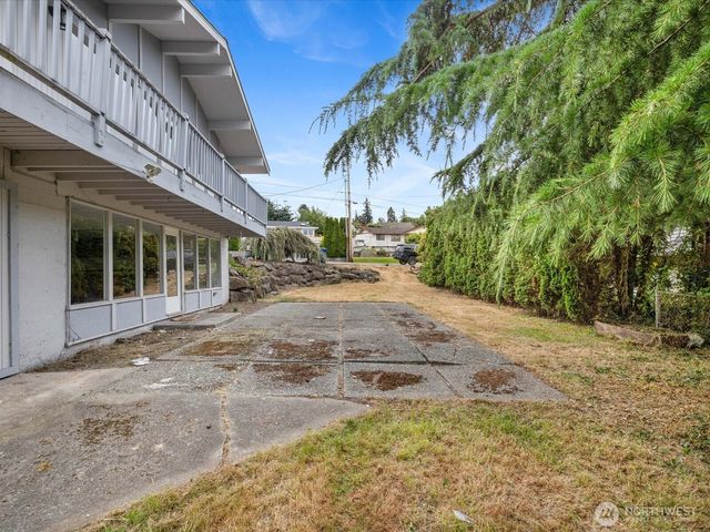 3303 Wave Drive, Everett, WA 98203