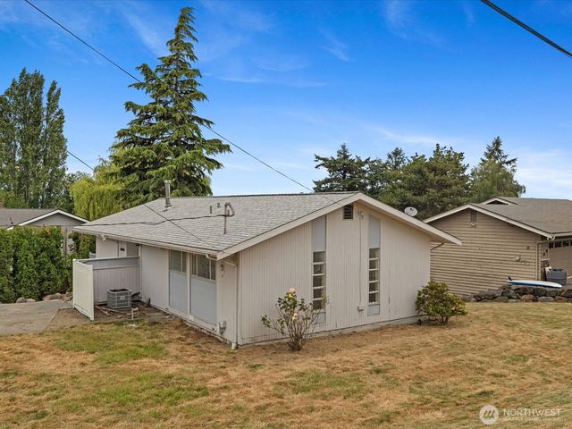 3303 Wave Drive, Everett, WA 98203