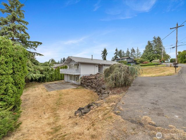 3303 Wave Drive, Everett, WA 98203