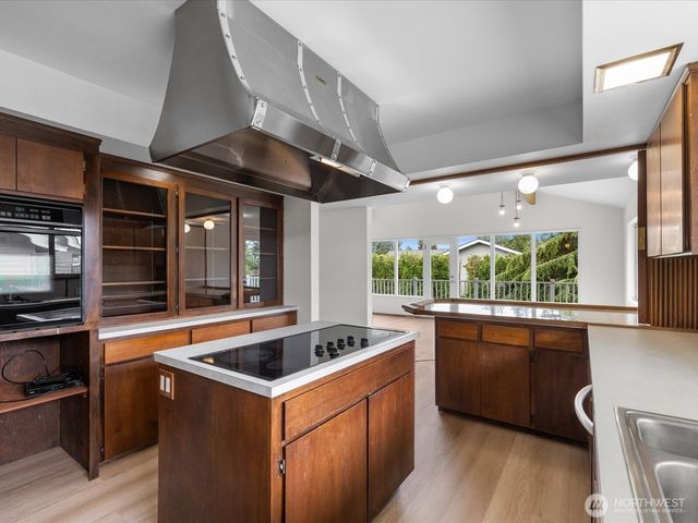 3303 Wave Drive, Everett, WA 98203
