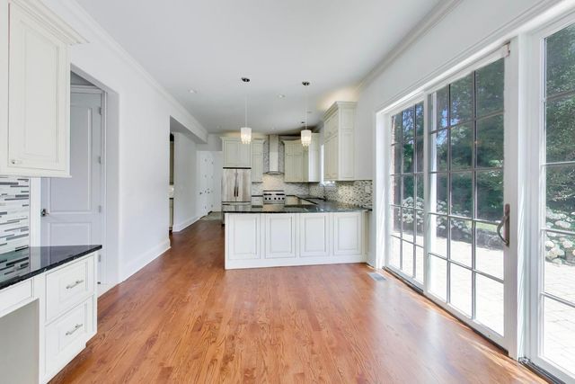 73 Locust Road, Winnetka, IL 60093