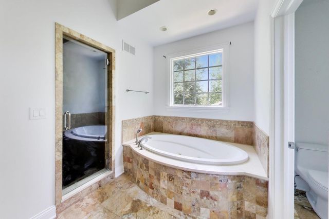 73 Locust Road, Winnetka, IL 60093
