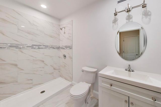 73 Locust Road, Winnetka, IL 60093