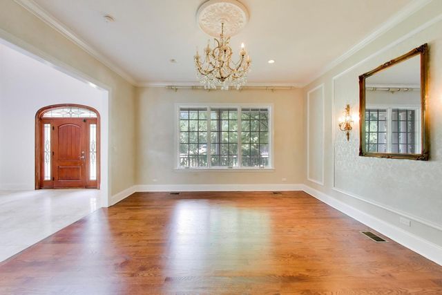 73 Locust Road, Winnetka, IL 60093