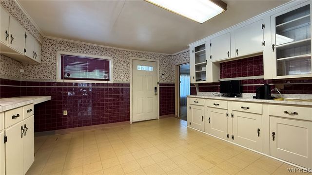 225 Clinton Street, Lockport City, NY 14094