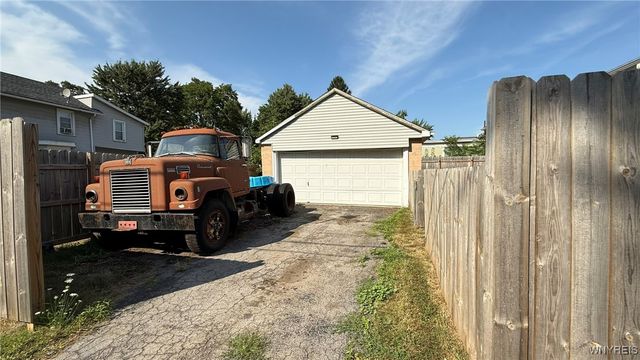 225 Clinton Street, Lockport City, NY 14094