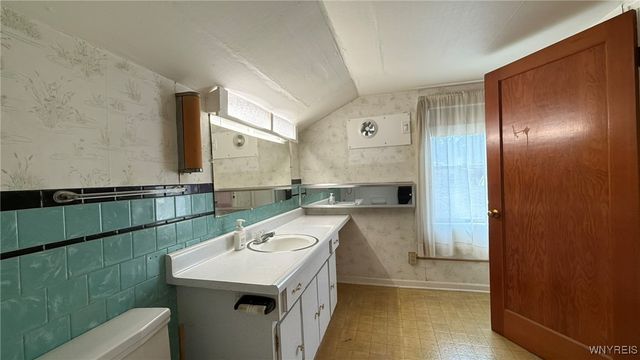 225 Clinton Street, Lockport City, NY 14094