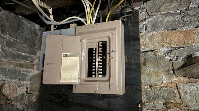 225 Clinton Street, Lockport City, NY 14094