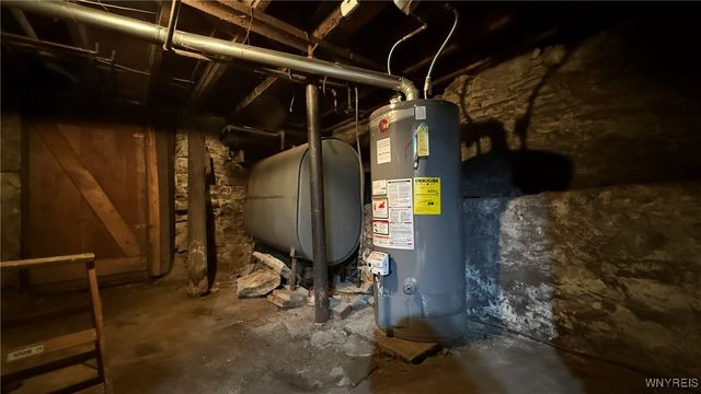 225 Clinton Street, Lockport City, NY 14094