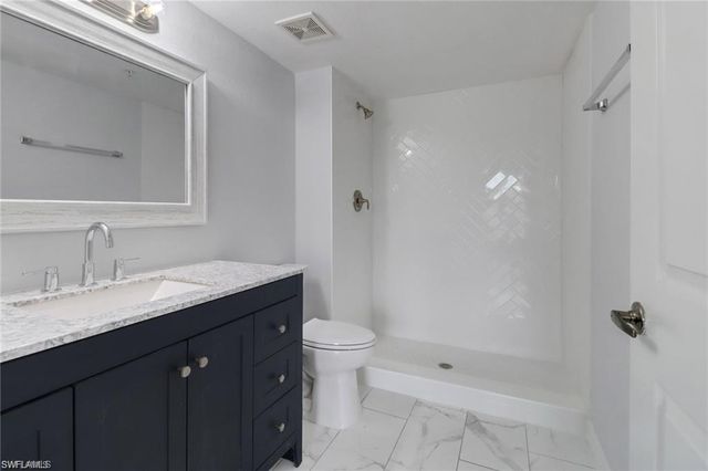 4720 Saint Croix LN # 135, Naples, FL 34109