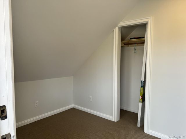 24 Lindner Place, Smithtown, NY 11787