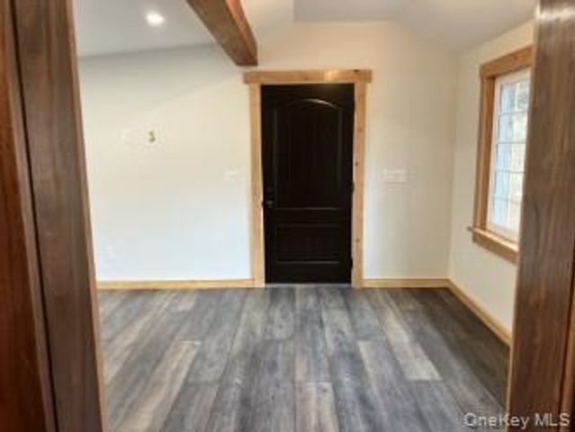 24 Lindner Place, Smithtown, NY 11787