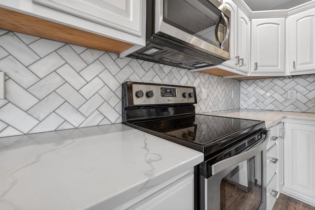 680 Stonehaven Drive, Sun Prairie, WI 53590