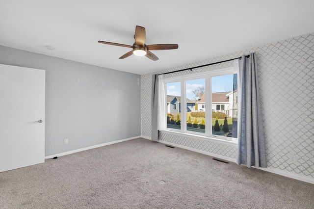 680 Stonehaven Drive, Sun Prairie, WI 53590